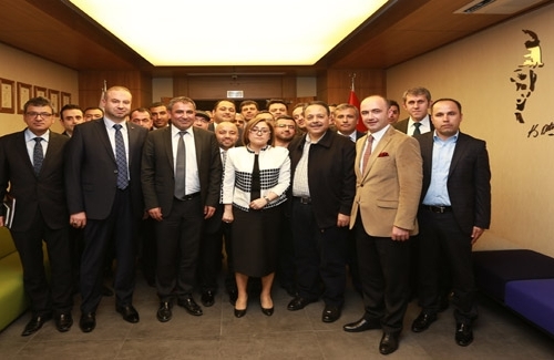 FATMA ŞAHİN MÜTEAHHİTLERLE BULUŞTU